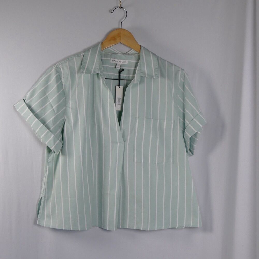 NWT Banana Republic Women’s Size L Striped Mint Green V Neck Pullover Top